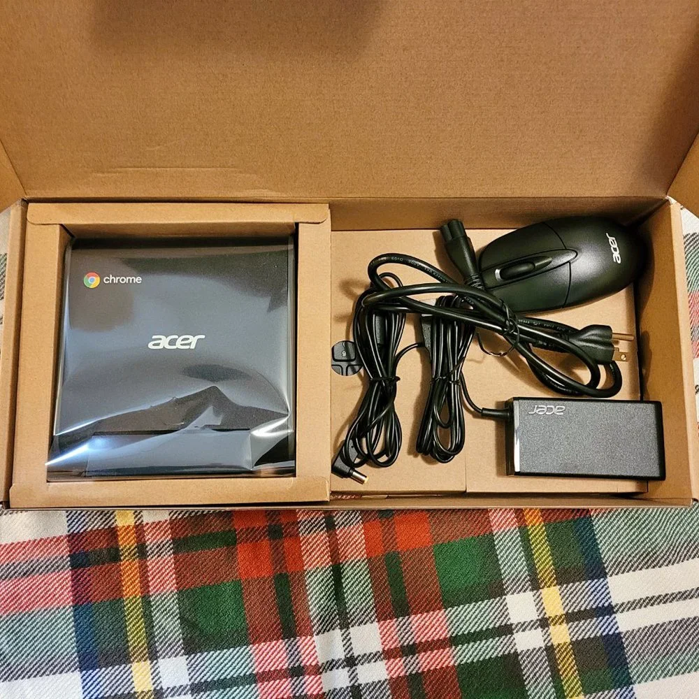 Acer Chromebox 1.8 Celeron 128GB M.2SSD/4GB DDR4/W-Fi 5, EUC (CXI3-UA91)